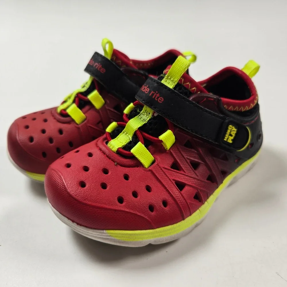 Stride Rite Phibian Water Shoes Kids Size 5 Red Black Made2Play Sneaker Sandal